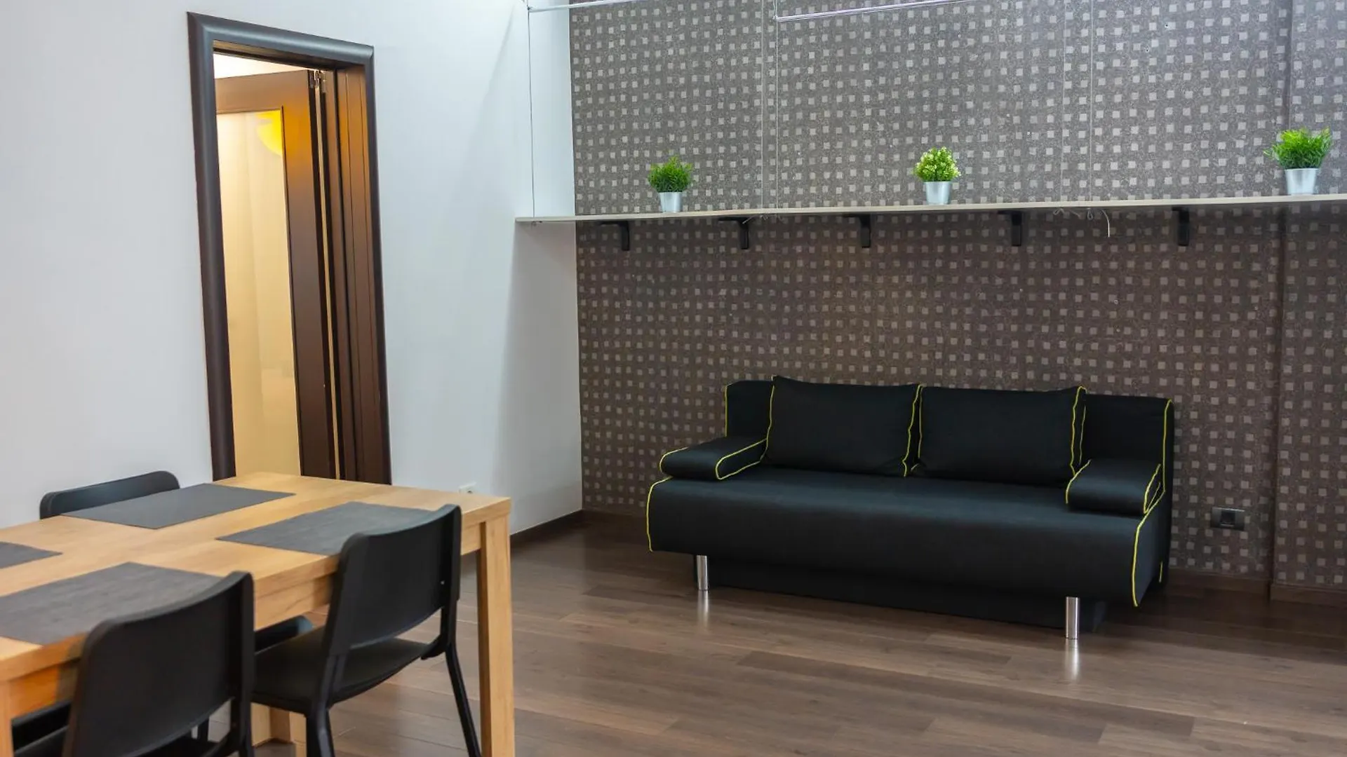 Cozy & Spacious Apartment Near Victoriei Square Bucarest Romania