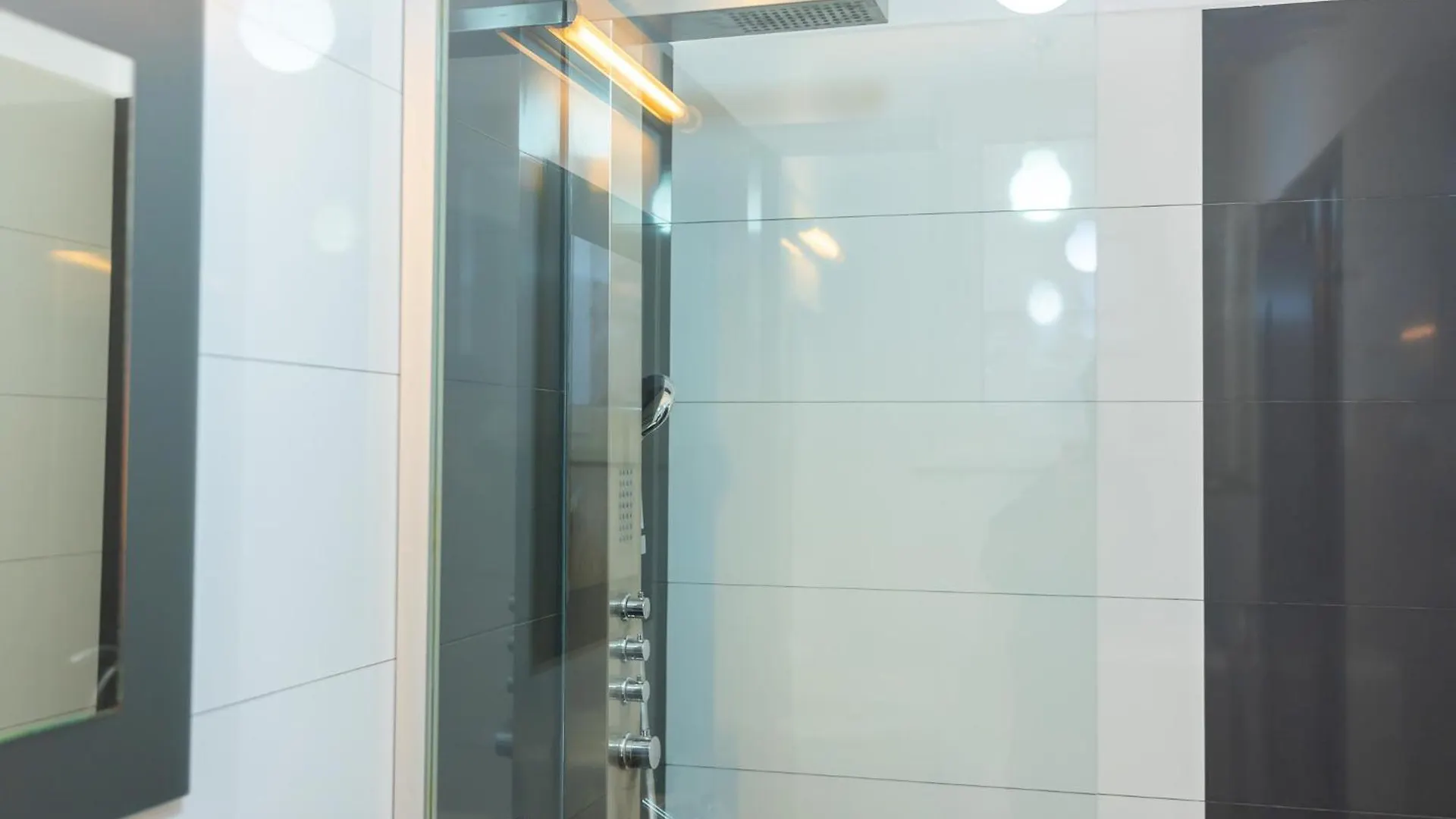 Cozy & Spacious Apartment Near Victoriei Square Bucarest 0*,