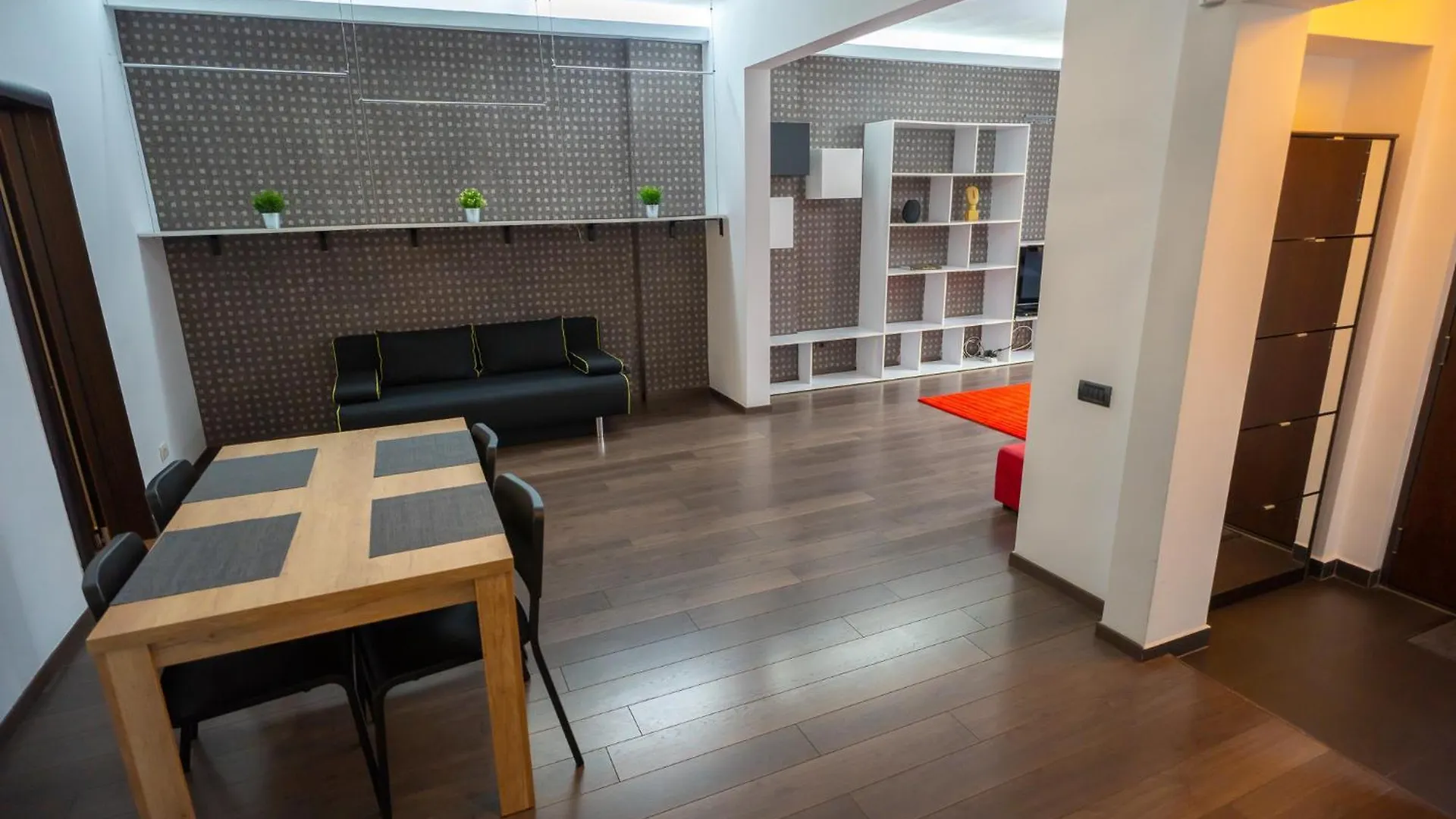 Cozy & Spacious Apartment Near Victoriei Square Bucarest