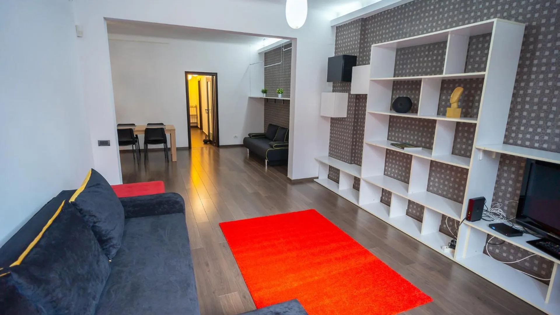 Cozy & Spacious Apartment Near Victoriei Square Bucarest
