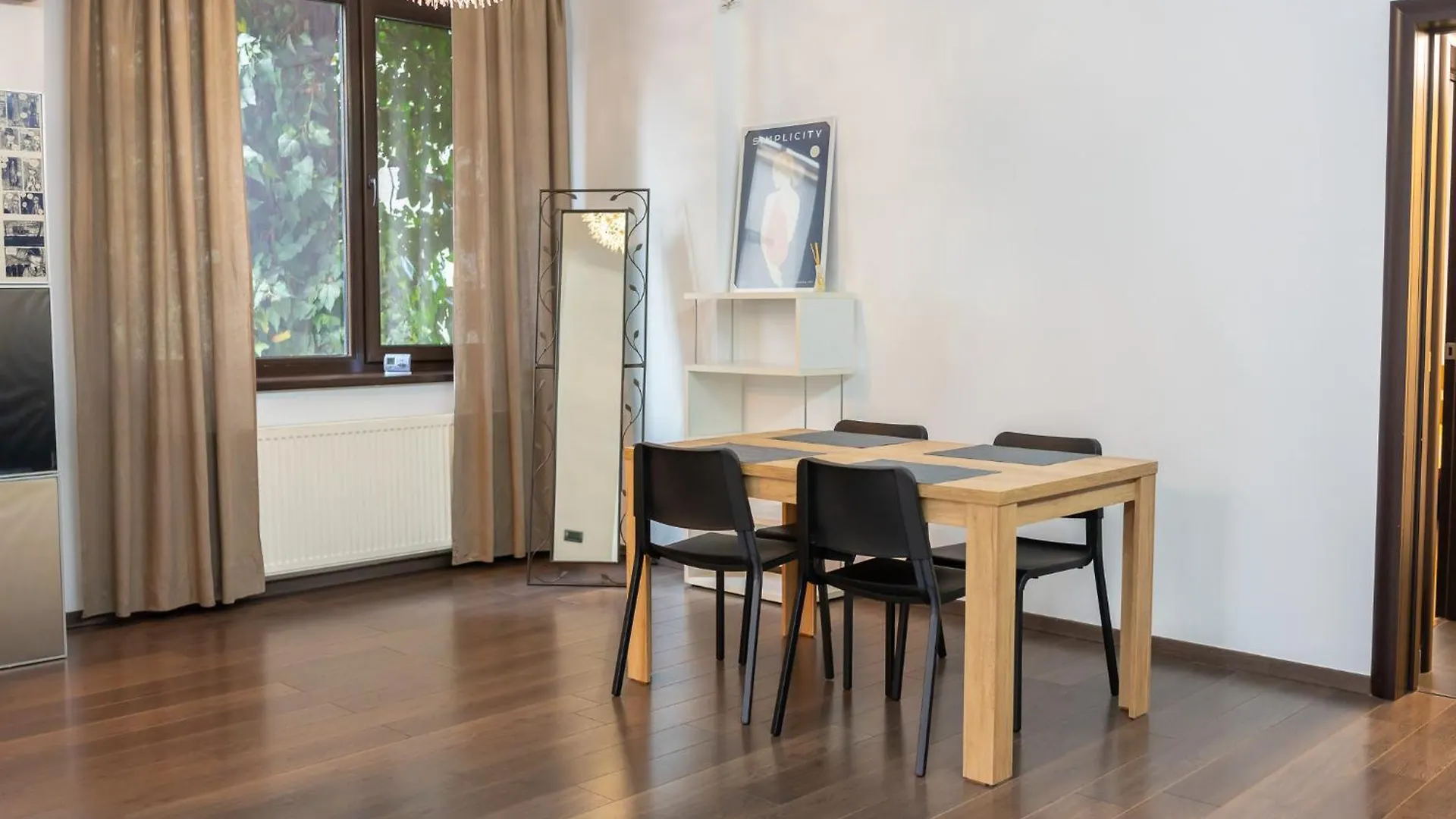 Cozy & Spacious Apartment Near Victoriei Square Bucarest