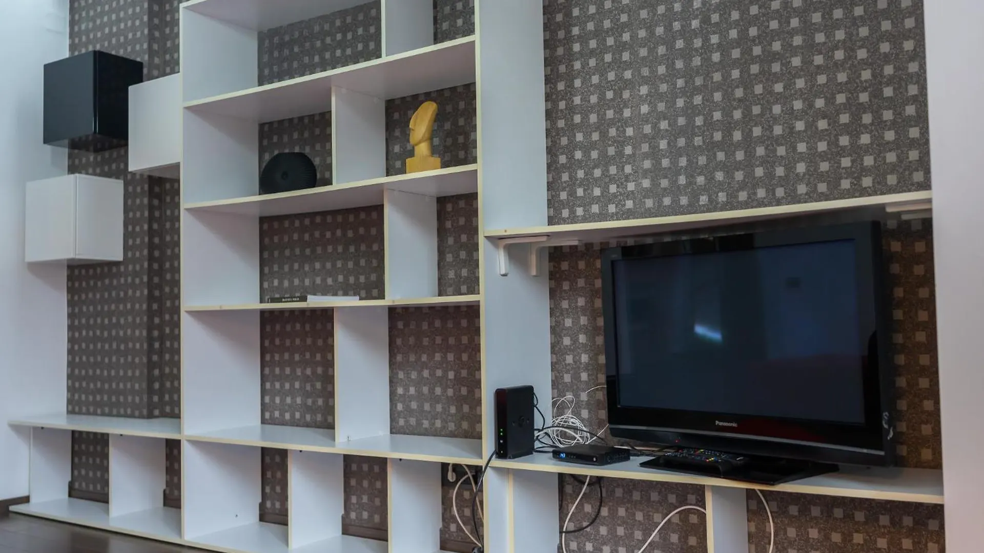 Cozy & Spacious Apartment Near Victoriei Square Bucarest