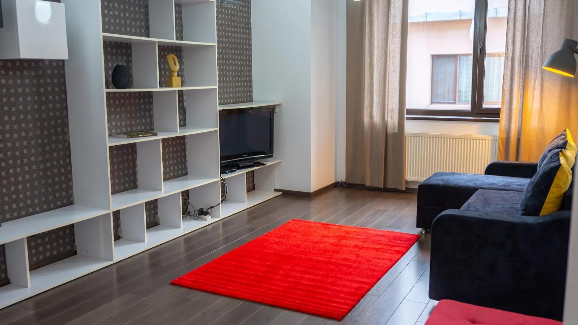 Cozy & Spacious Apartment Near Victoriei Square Bucarest Romania