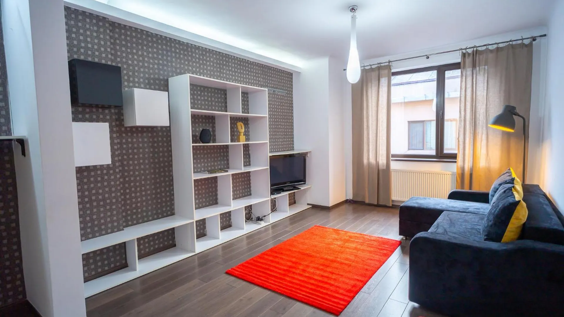 Cozy & Spacious Apartment Near Victoriei Square Bucarest