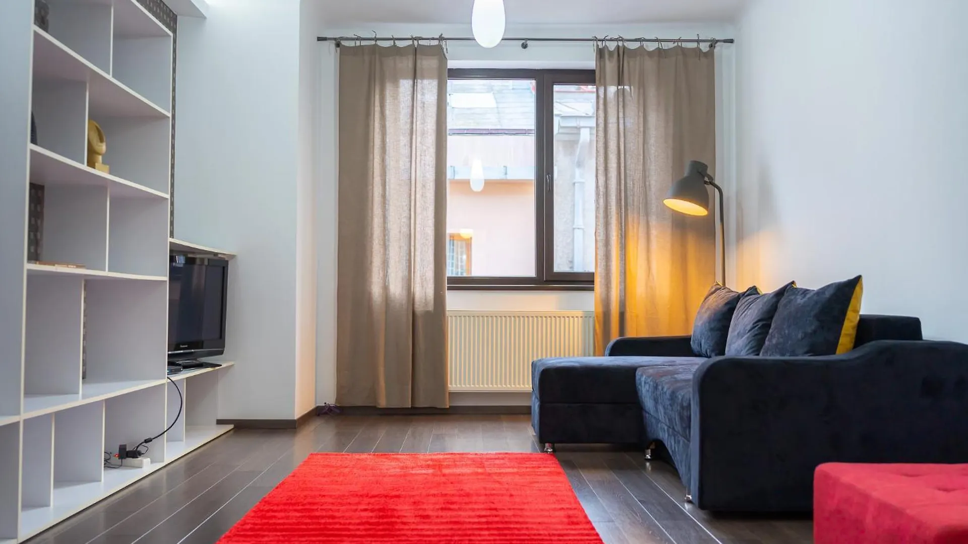 Cozy & Spacious Apartment Near Victoriei Square Bucarest