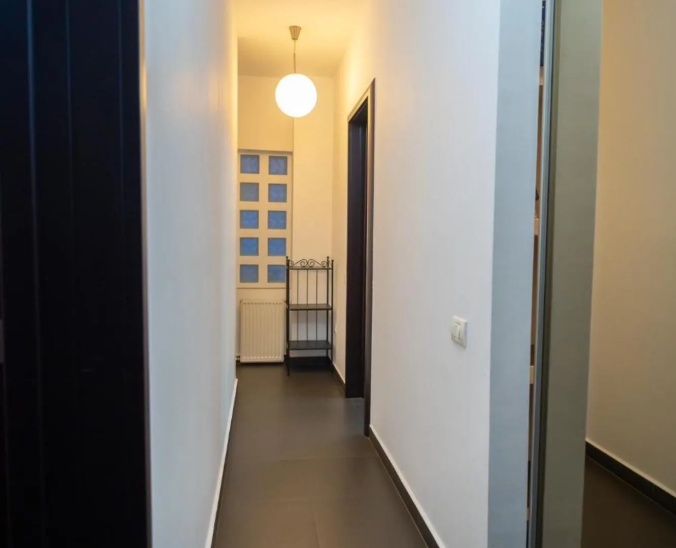 Cozy & Spacious Apartment Near Victoriei Square Bucarest 0*,